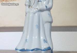 Estatueta Cerâmica Casal, Branco e azul - Altura: 19 cm