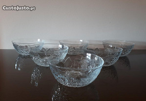 Taças de sobremesa em vidro sem uso