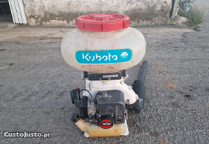 Sulfatador / Atomizador Kubota de colocar nas costas a motor