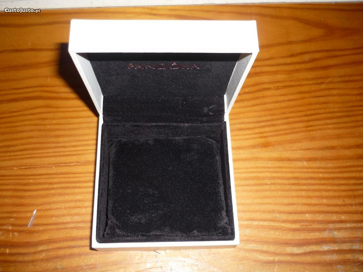 Caixa Pandora preta de pulseira com almofadinha