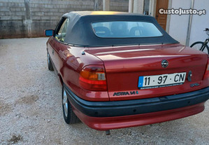 Opel Astra Cabrio clássico