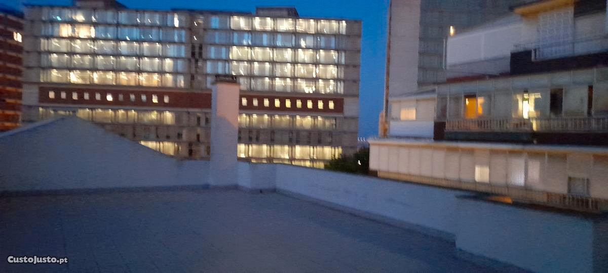 Lisboa/Parque das Nações (Expo) - T3 com 150m2 e terraço junto à gare do Oriente