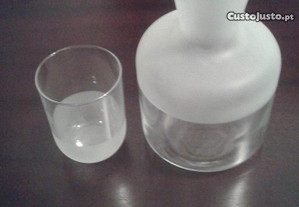 Garrafa de água para mesa de cabeceira