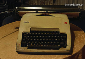 Máquina de escrever Olympia
