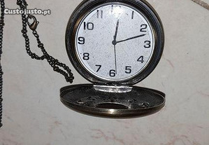 Relógio de bolso (dos anos vintage)