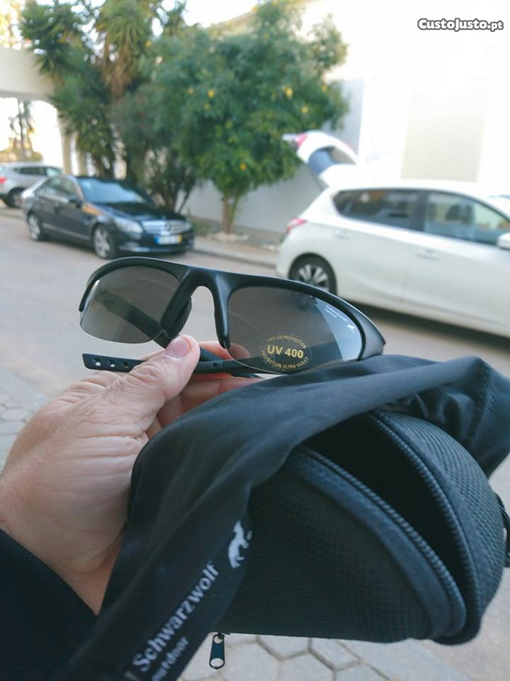 Óculos de sol estilo Desportiva 100% NOVO
