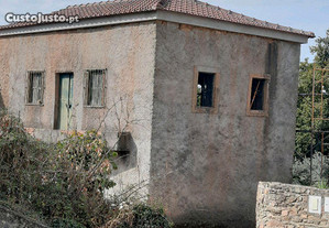 Casa de aldeia para reconstrução