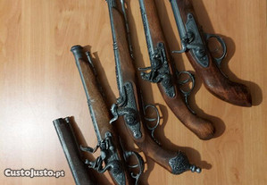 Conjunto 5 Réplicas Pistolas Antigas Decorativas