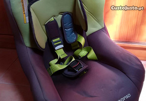 Cadeira de automóvel bébé ou criança 0 a 18 Kgs.