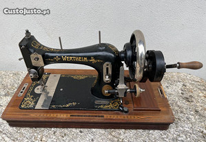 Máquina de costura manual a manivela Wertheim