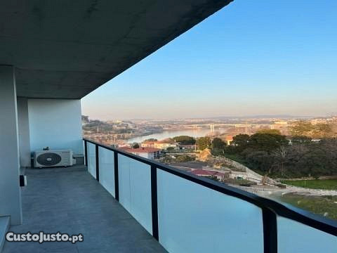 Apartamento T2 novo em cond. fechado com excelentes vistas rio Douro