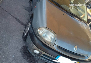 Renault Clio Renault clio - 00