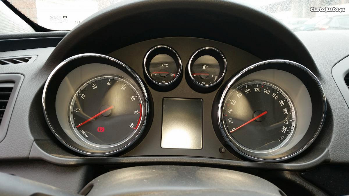 Opel Insignia cosmo sport awd 2.0 turbo gasolina