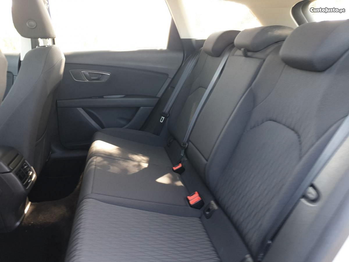 Seat Leon ST Ecomotive 1.6 DSG (Automático) 110cv
