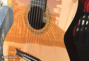 Guitarra Clássica do grande Luthier J. Farré - IMPECÁVEL!
