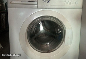 Maquina Lavar roupa Zanussi "Só Peças"