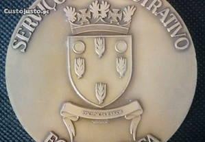 Medalha medalhão em metal da Força Aérea Portuguesa do Serviço Administrativo