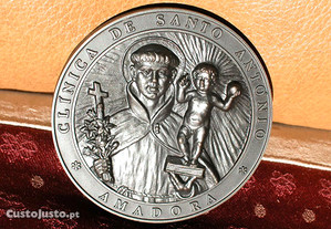 Medalha em bronze da Clinica de Santo António. 10º