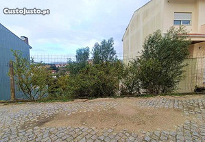 Lote para construção de moradia com 2 frentes em Valbom, Gondomar, Porto