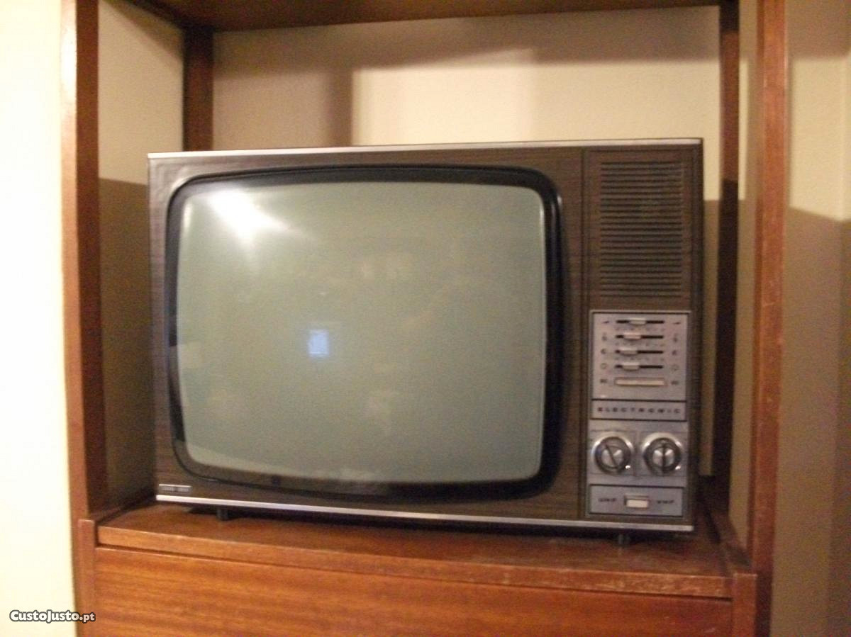 Televisão antiga Schaub-Lorenz (p/b) Anos 1970