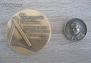 2 medalhas comemorativas de 2005-2010