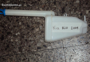 Kia Rio 2001- deposito de agua