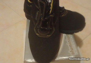 Sapato de biqueira 38 de aço pretos da cofra "novo na caixa "