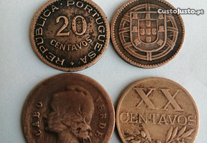 4 moedas diversas.