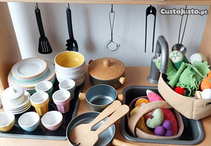 brinquedos de cozinha: louça, utensílios, legumes e frutas de pano para criança, Ikea
