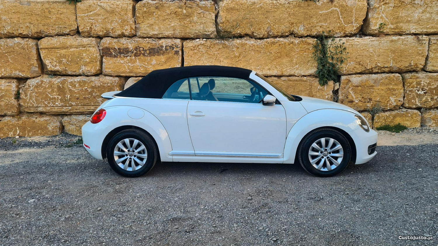 VW New Beetle Cabriolet 1.6 TDi Design