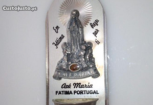 Pia batismal em metal, de Fátima