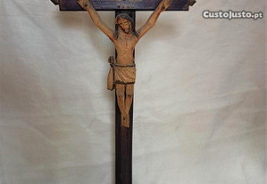 Crucifixo Madeira Policromada Séc XVIII