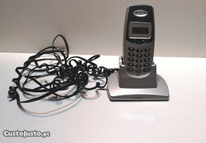 Telefone antigo com fio