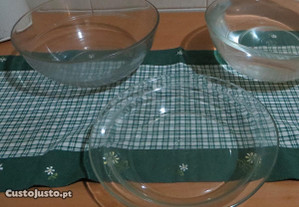 Saladeiras pratos servir e mesa, leiteira 14 peças