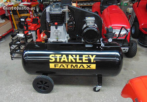 Compressor de 300L Stanley com Motor 7.5 Cavalos e Cabeça Grande - Trifasico