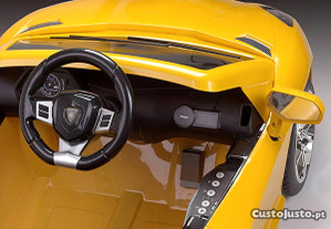 carro Feber - Lamborghini Aventador 6V e Rádio Controlo