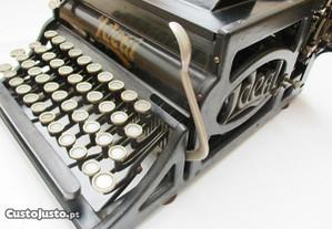 Maquina de escrever peça Museu Ano 1909