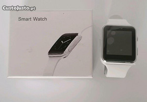 Smartwatch branco (chamadas e mensagens)