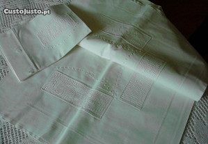 Jogo de lençóis 100% algodão com rendas e bordados