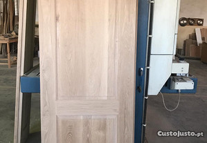Porta interior em madeira maciça de Carvalho