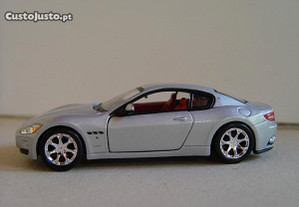 Miniatura Maserati Gran Turismo Burago 1.32