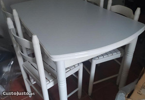 Mesa de cozinha branco lacado