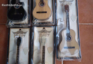 Miniatura Replica Guitarra Tradicional e Clássica Escala de 1:4