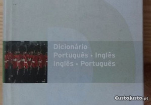 Dicionário Português-Inglês e Inglês-Português.