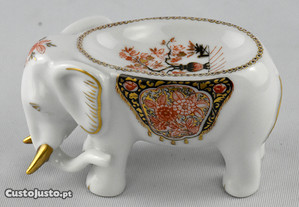 Saleiro em porcelana em forma de elefante